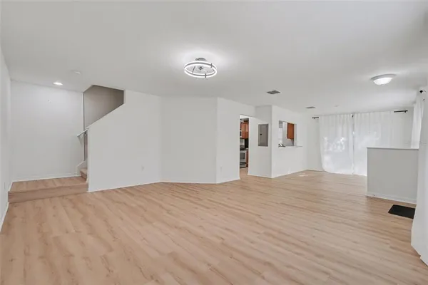 $1,950 | 6246 Timberly Lane, Zephyrhills, FL 33542