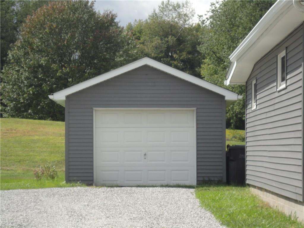 427 Irishtown Road Grove City, PA 16127 - Photo 3 of 14 Gallery Image 3