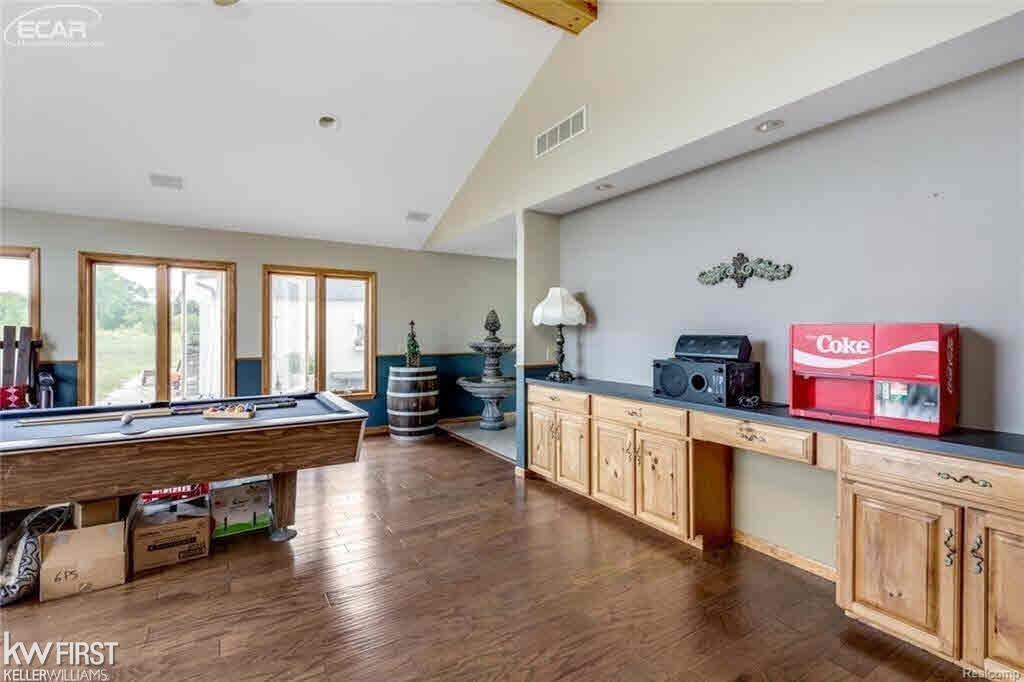 10149 Fenton Road Fenton, MI 48430 - Photo 15 of 33 21409353-14.JPG