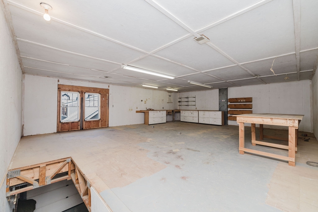 65 Bigelow Street Fall River, MA 02720 - Photo 28 of 32