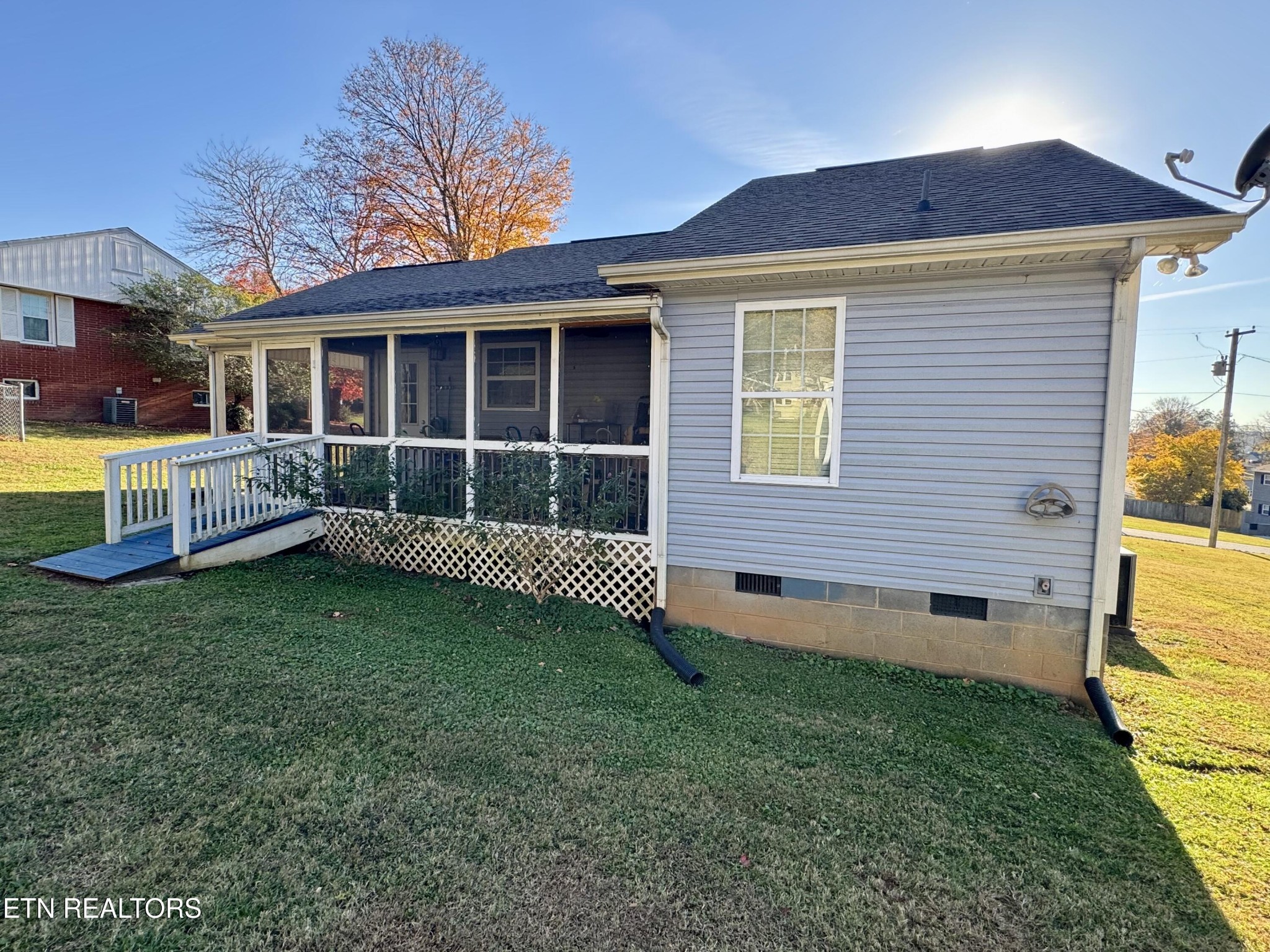 203 Simmons Road Loudon, TN 37774 - Photo 4 of 18 Gallery Image 4