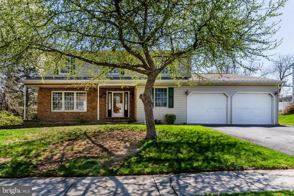 $435,000 | 914 Maplewood Lane, Enola, PA 17025