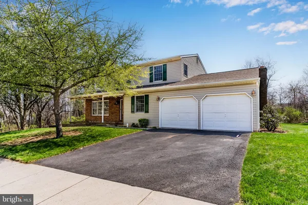 $435,000 | 914 Maplewood Lane, Enola, PA 17025