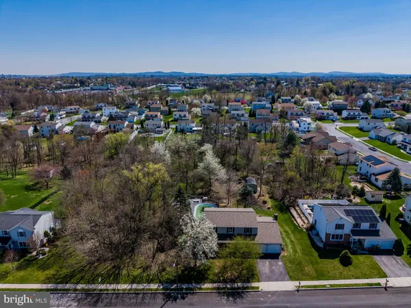 $435,000 | 914 Maplewood Lane, Enola, PA 17025