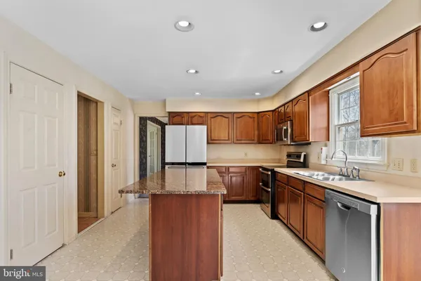 $435,000 | 914 Maplewood Lane, Enola, PA 17025