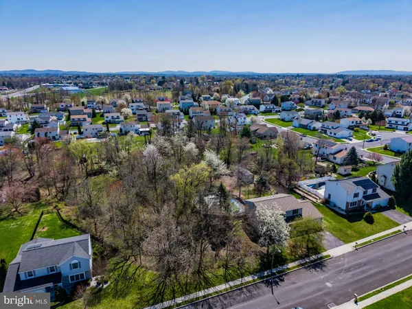 $435,000 | 914 Maplewood Lane, Enola, PA 17025