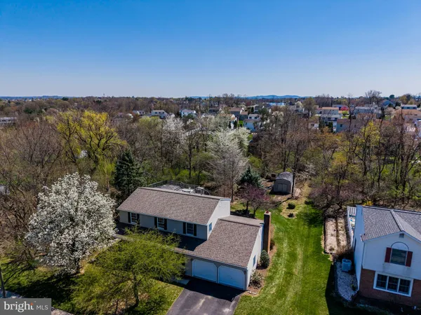 $435,000 | 914 Maplewood Lane, Enola, PA 17025