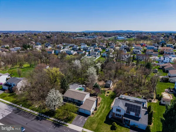 $435,000 | 914 Maplewood Lane, Enola, PA 17025