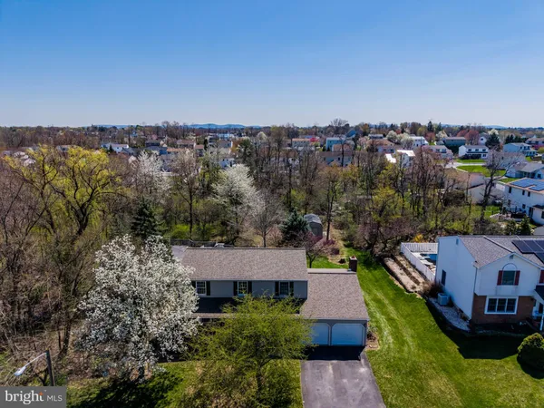 $435,000 | 914 Maplewood Lane, Enola, PA 17025