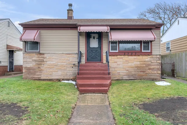 $199,999 | 2727 Birch Avenue, Whiting, IN 46394