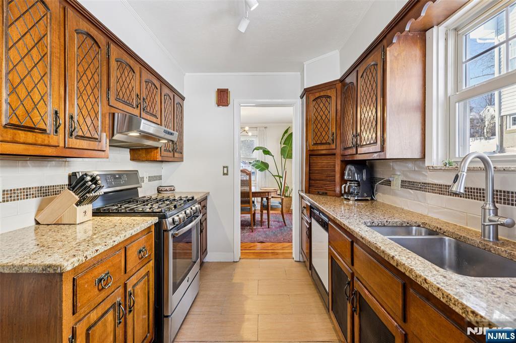 53 Forest Hill Road West Orange, NJ 07052 - Photo 17 of 40