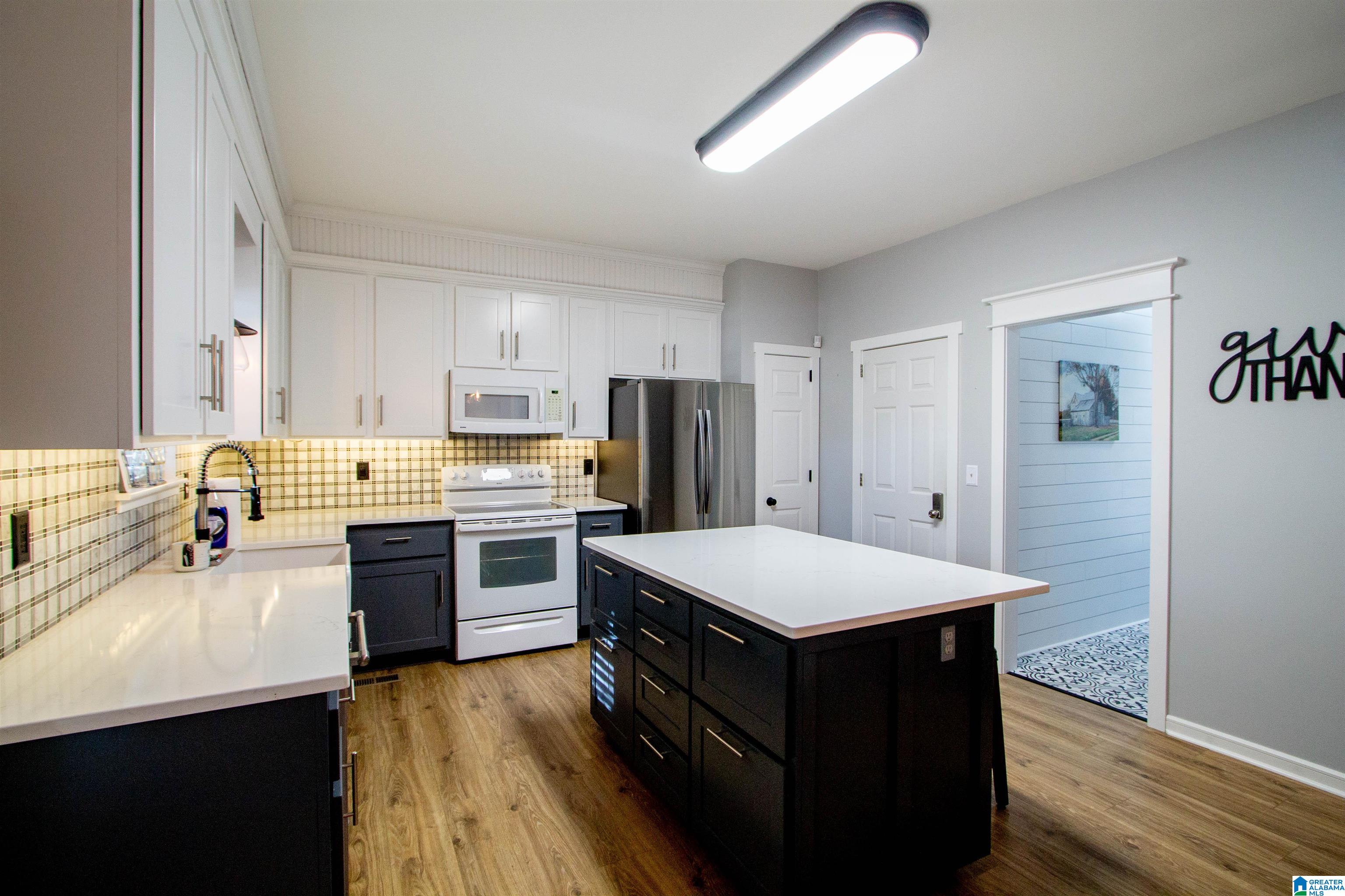 1439 Hill Spun Road Alabaster, AL 35007 - Photo 4 of 48