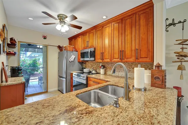 $249,900 | 860 Southeast 6th Avenue, Unit 402, Deerfield Beach, FL 33441