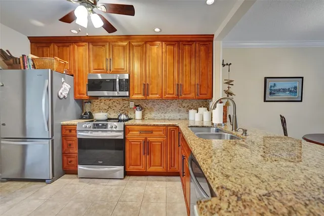 $249,900 | 860 Southeast 6th Avenue, Unit 402, Deerfield Beach, FL 33441