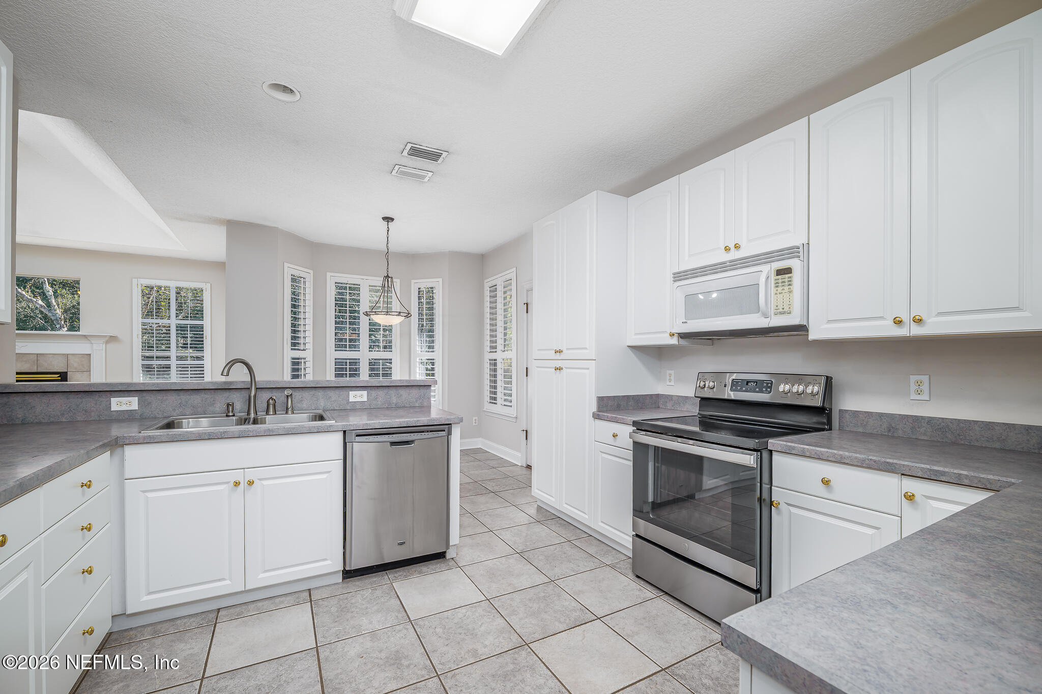 9965 Chelsea Lake Road Jacksonville, FL 32256 - Photo 8 of 38 7- kitchen