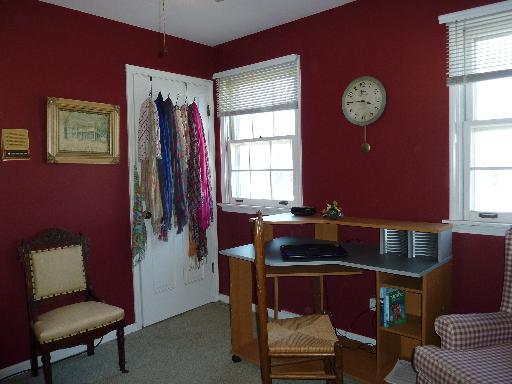1N679 Harley Road Elburn, IL 60119 - Photo 10 of 16 a living room with furniture and a window
