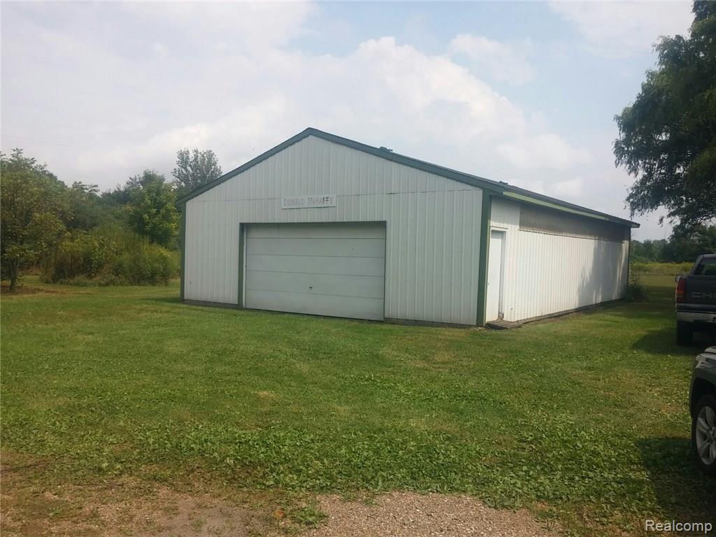 70920 Coon Creek Road Armada, MI 48005 - Photo 5 of 22 20150818_132231_resized.jpg