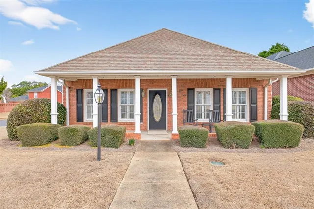 a house view with a outdoor space