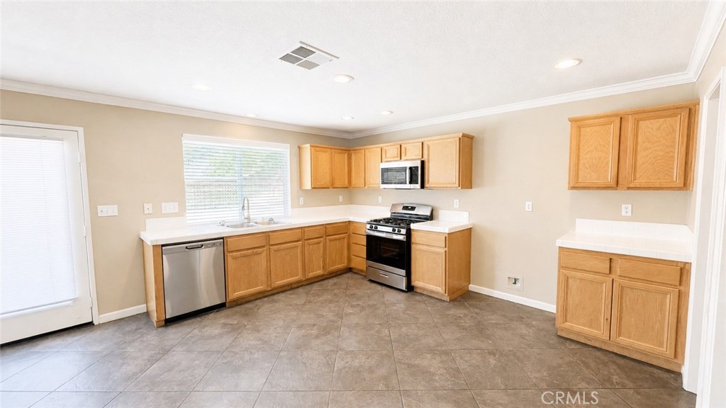 32074 Bandelier Road Winchester, CA 92596 - Photo 4 of 14
