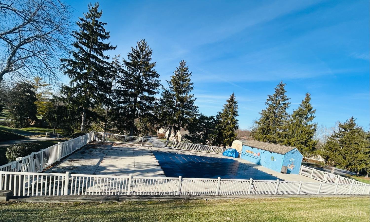 8122 Timbertree Way Beckett Ridge, OH 45069 - Photo 35 of 36 Neighborhood pool