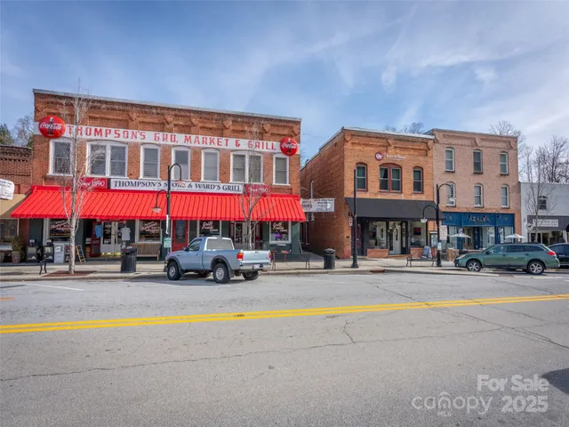 $595,000 | 43 Skyvue Court, Unit F, Saluda, NC 28773