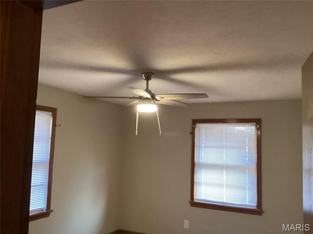 7143 Roland Boulevard Northwoods, MO 63121 - Photo 12 of 42