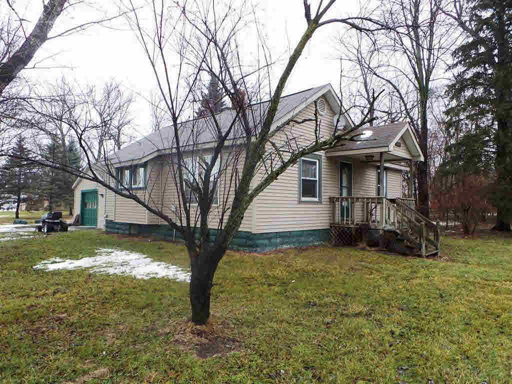 1980 West Sloan Road Burt, MI 48417 - Photo 2 of 16 21407947-1.JPG