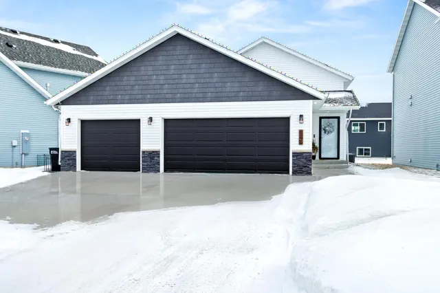 $339,000 | 1011 Barnes Drive West, West Fargo, ND 58078