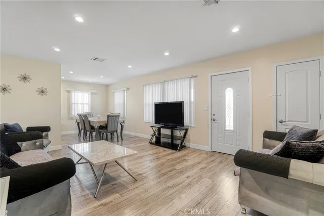 $1,290,000 | 7663 Shadyglade Avenue, North Hollywood, CA 91605