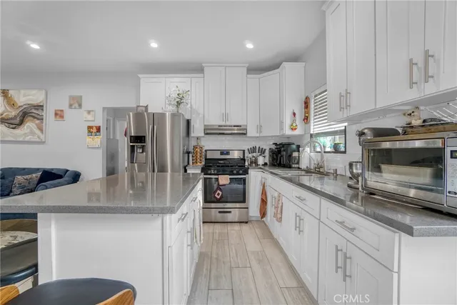 $1,290,000 | 7663 Shadyglade Avenue, North Hollywood, CA 91605