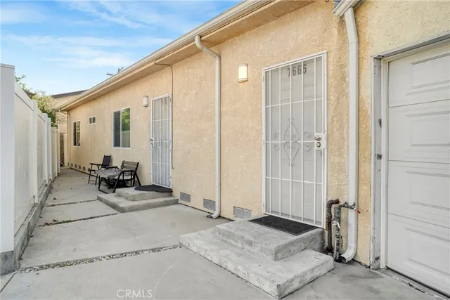 $1,290,000 | 7663 Shadyglade Avenue, North Hollywood, CA 91605