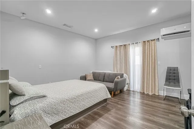 $1,290,000 | 7663 Shadyglade Avenue, North Hollywood, CA 91605