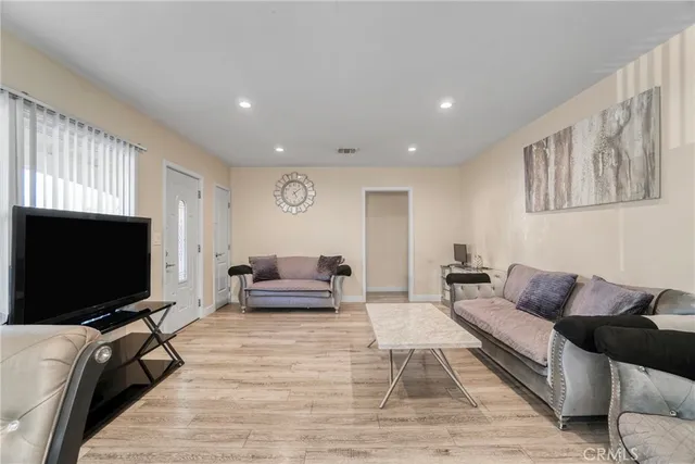 $1,290,000 | 7663 Shadyglade Avenue, North Hollywood, CA 91605