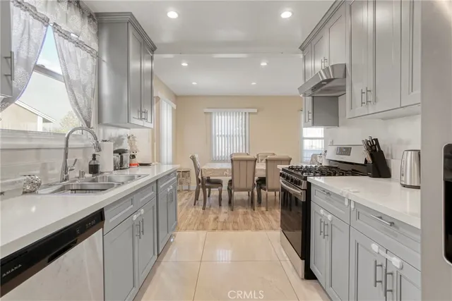 $1,290,000 | 7663 Shadyglade Avenue, North Hollywood, CA 91605