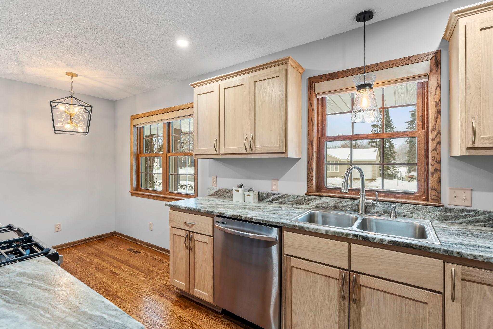 4505 Colorado Street Southeast Prior Lake, MN 55372 - Photo 12 of 51