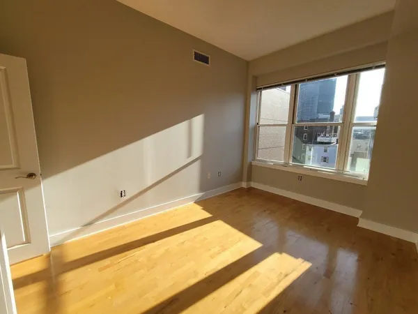 $5,300 | 20 Parmenter Street, Unit 300, Boston, MA 02113