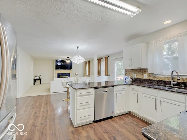 $365,000 | 1637 Walpole Lane, Indianapolis, IN 46231