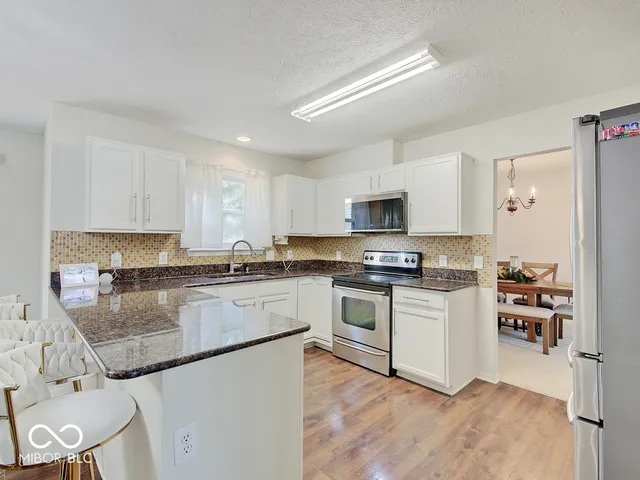 $365,000 | 1637 Walpole Lane, Indianapolis, IN 46231