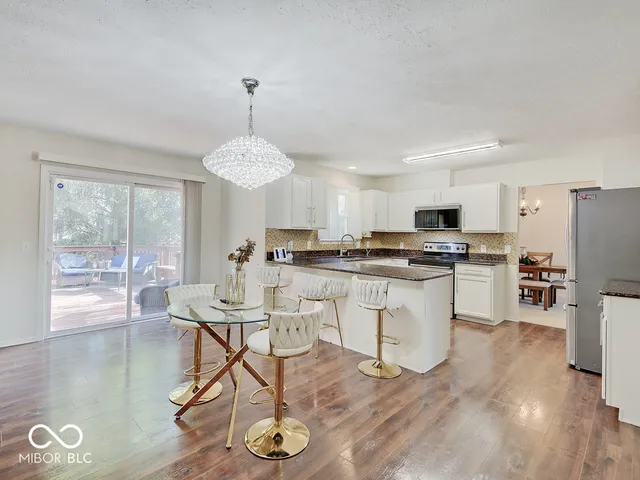 $365,000 | 1637 Walpole Lane, Indianapolis, IN 46231