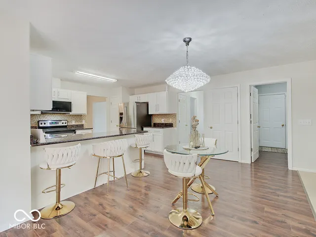 $365,000 | 1637 Walpole Lane, Indianapolis, IN 46231