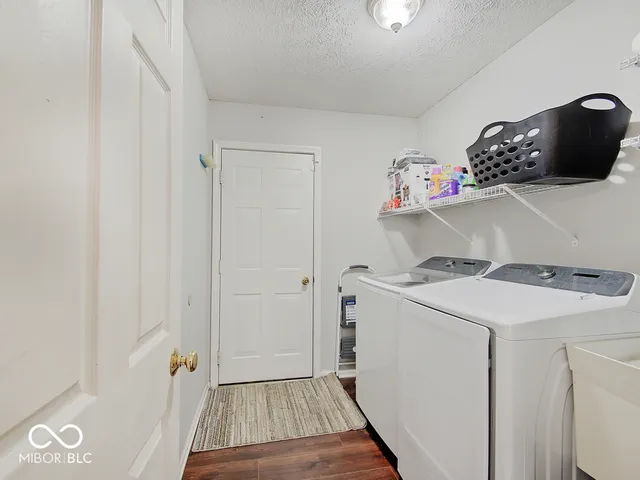 $365,000 | 1637 Walpole Lane, Indianapolis, IN 46231