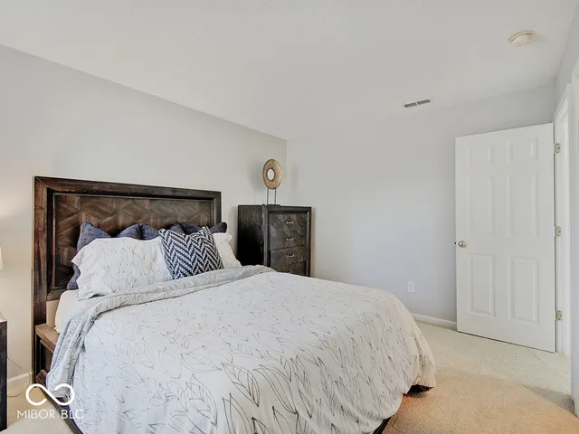 $365,000 | 1637 Walpole Lane, Indianapolis, IN 46231