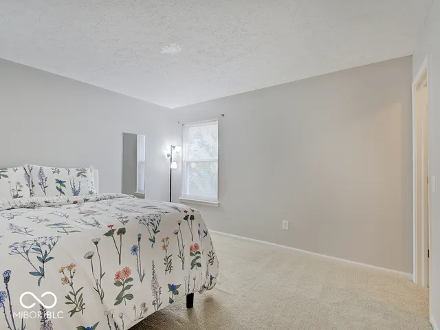 $365,000 | 1637 Walpole Lane, Indianapolis, IN 46231