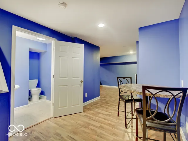 $365,000 | 1637 Walpole Lane, Indianapolis, IN 46231