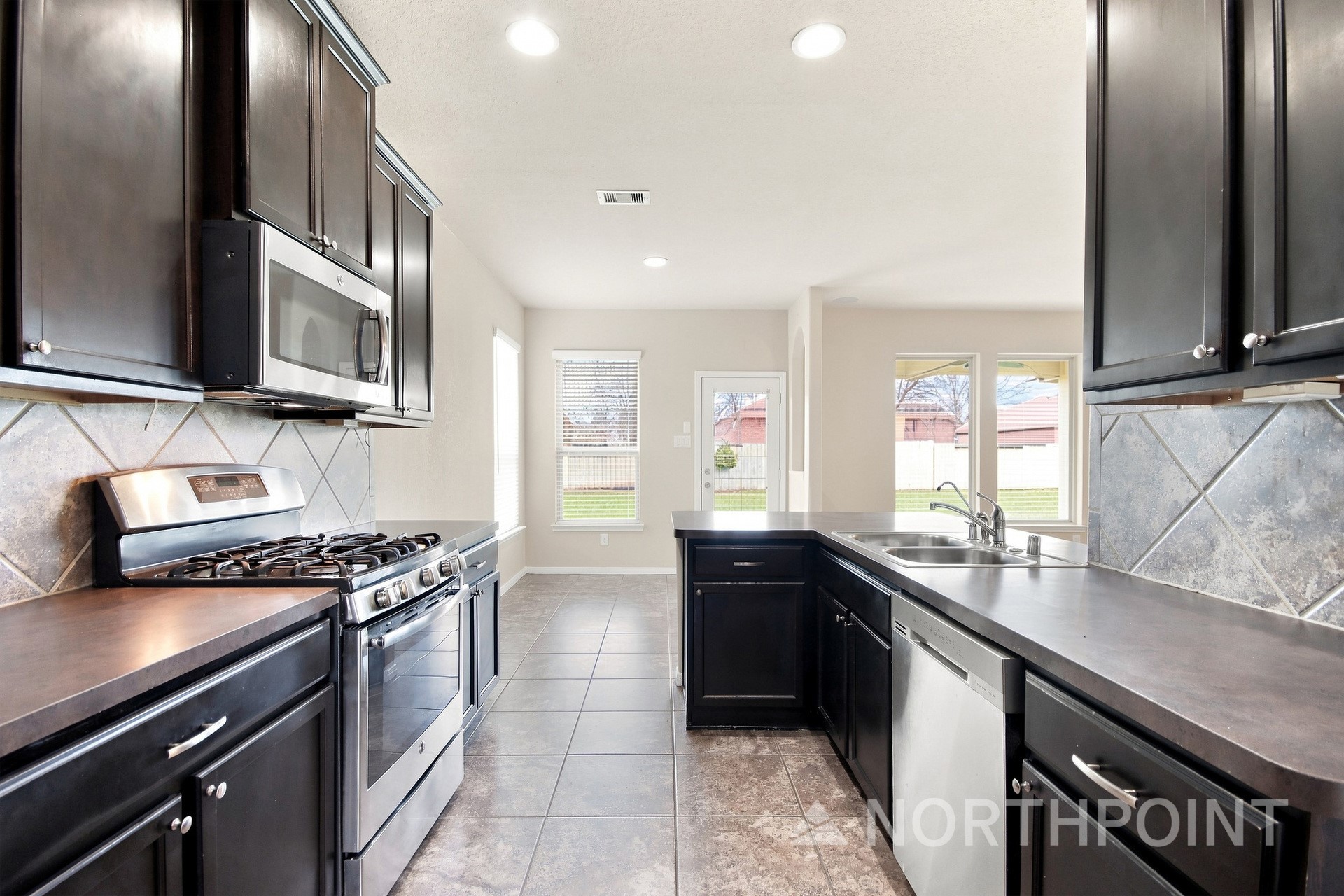 22488 Toronado Ridge Lane Porter, TX 77365 - Photo 4 of 17 Gallery Image 4