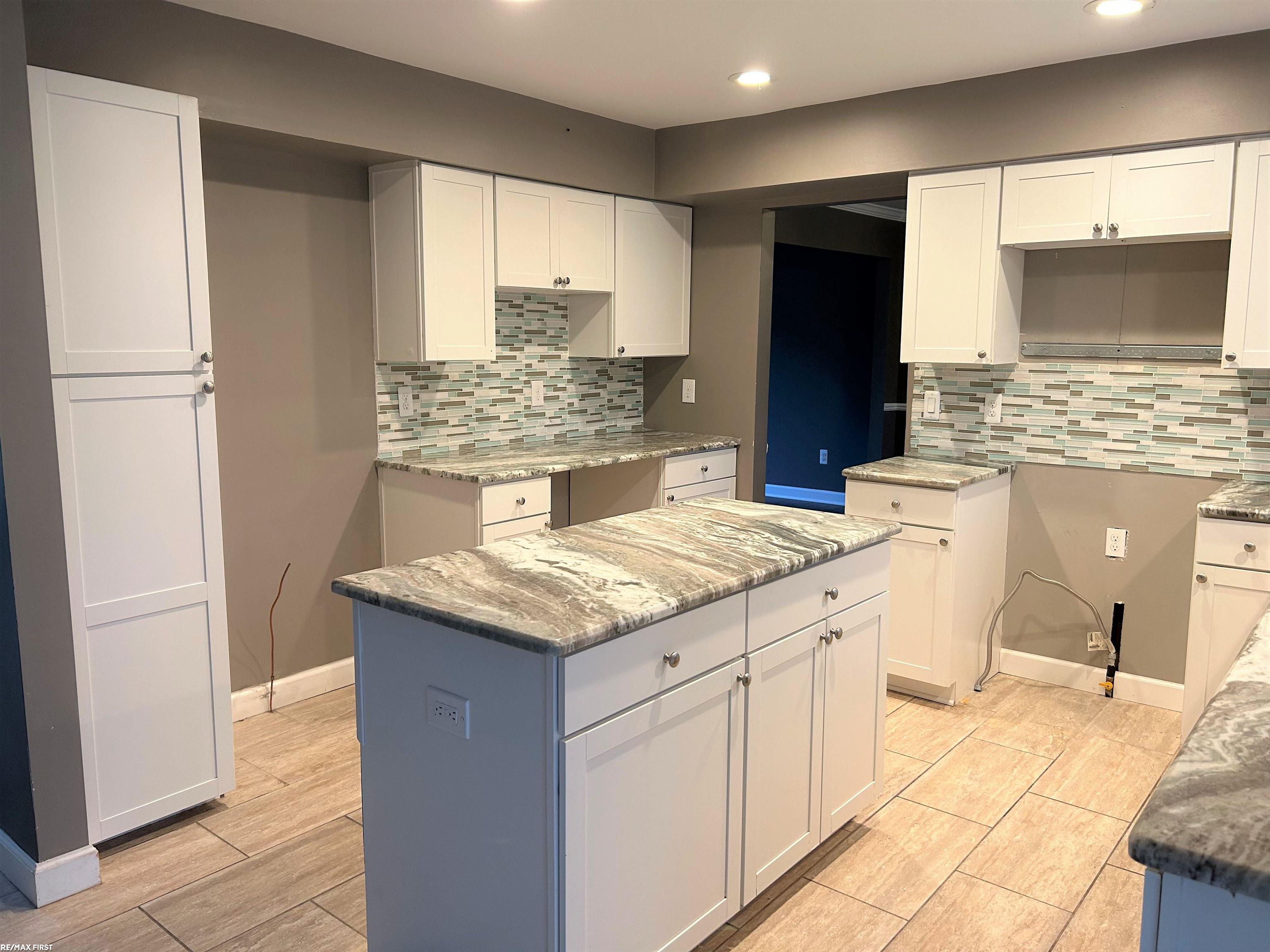779 Bridgestone Drive Rochester, MI 48309 - Photo 2 of 27 50099404-1.JPG