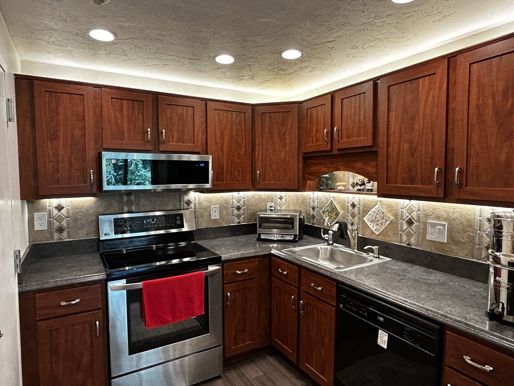 189 Littleton Road, Unit 45B Chelmsford, MA 01824 - Photo 4 of 17 Gallery Image 4
