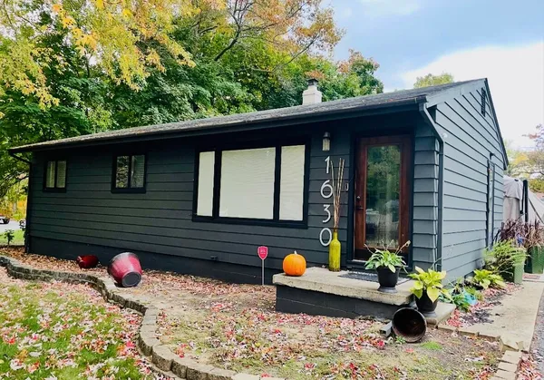 $2,650 | 1630 Weymouth Street, West Bloomfield, MI 48324