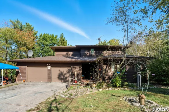 $270,000 | 8039 Hazel Road, Morrison, IL 61270