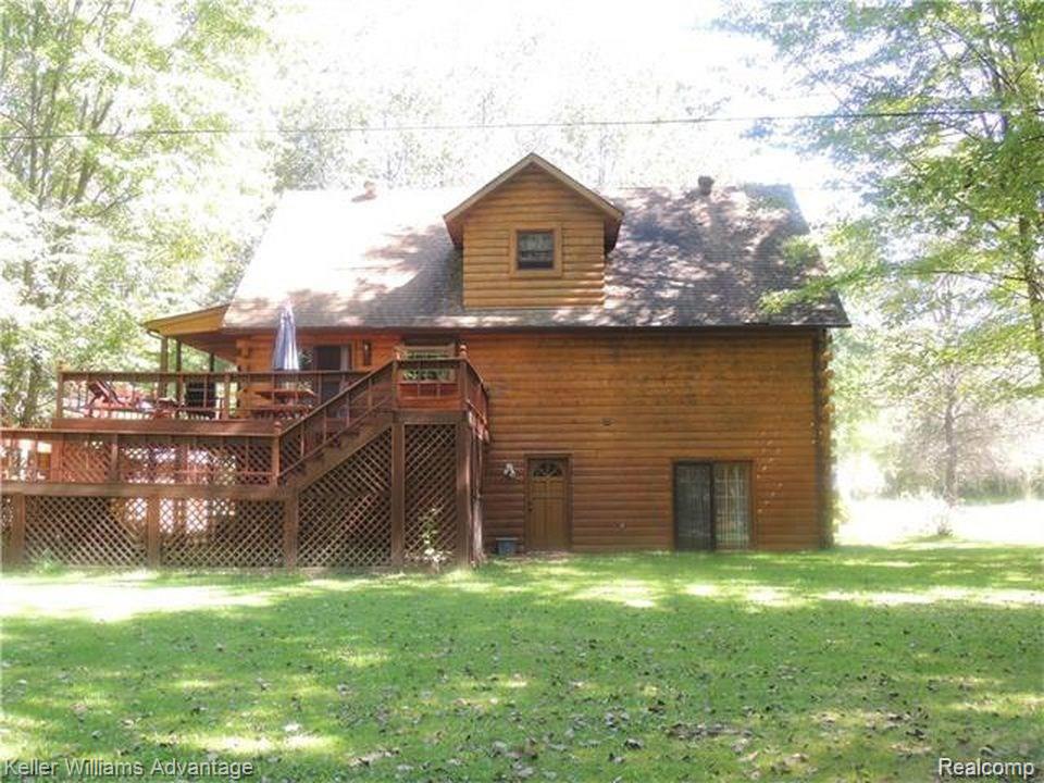 21580 Otter Road Belleville, MI 48111 - Photo 5 of 39 6.jpg